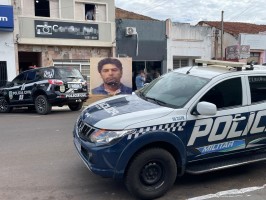 VEJA O VÍDEO: Pessoas sentem mau cheiro, acionam a polícia e homem é encontrado sem vida em apartamento no Centro de Três Lagoas
