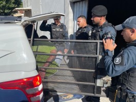 VEJA O VÍDEO: Salão comercial era utilizado como “fachada” para o tráfico; megaoperação da PM apreende grande quantidade de drogas e prende cinco pessoas em Três Lagoas