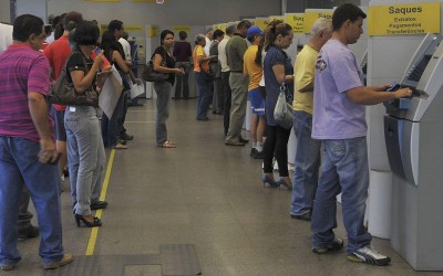 Agências bancárias só voltam a abrir na quarta-feira às 12h