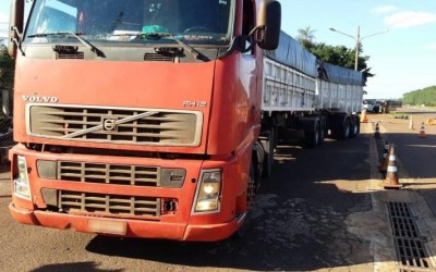 PRF apreende 100 quilos de pasta base de cocaína em caminhão