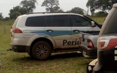 Homem é morto a tiros e mulher a facadas em assentamento