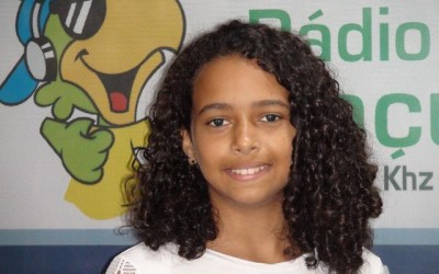 Modelo mirim de Água Clara (MS) vende rifas para alcançar sonho