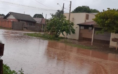 Quinta feira foi de chuva e granizo em Três Lagoas; bairro mais castigado foi o Paranapungá 