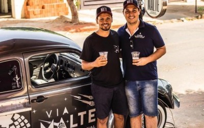 Com 3 torneiras na janela, Fusca de Thiago e Lucas vende cerveja em Três Lagoas
