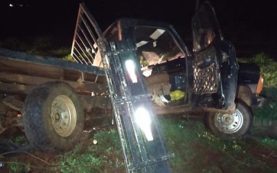 Camionete sem sinalização parada na pista causa acidente perto da ponte de Jupiá 