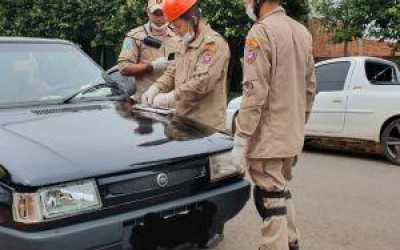 Criança é atropelada ao escapar da mãe e correr para a rua