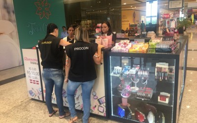 Lojas do shopping são fiscalizadas pelo Procon de Três Lagoas 