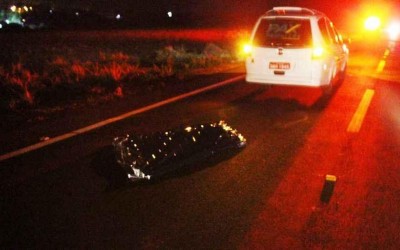 Bêbado e sem roupas, homem morre atropelado por caminhão