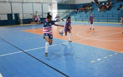 Secretaria de Esporte abre inscrições para escolinha de futsal feminino