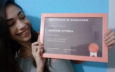 Maquiadora com apenas 13 anos faz sucesso em Três Lagoas
