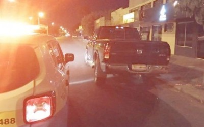 Condutor de Dodge RAM é flagrado praticando manobras perigosas em Três Lagoas 