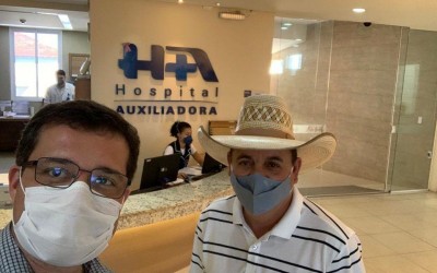Prefeito Angelo Guerreiro é hospitalizado para tratar crise de cálculo renal