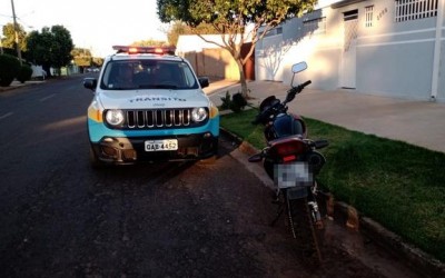 Moto furtada na madrugada é encontrada perto da rodoviária de Três Lagoas 
