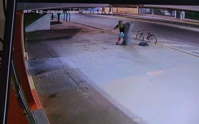 Polícia procura por homem que furtou bolsa com R$ 1,8 mil