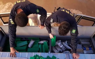 Em Jaraguari, caminhoneiro é preso com 1 tonelada de maconha ao fazer ultrapassem proibida 