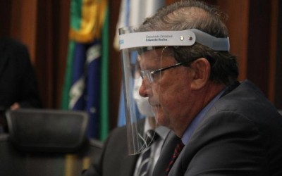 Deputado afirma que são necessários entre 70 e 100 funcionários para manter a Assembleia Legislativa por meio remoto