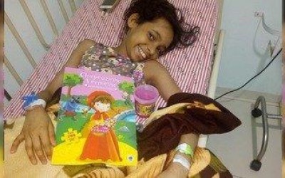 Para salvar a vida da filha, mãe pede ajuda para doação de medula óssea