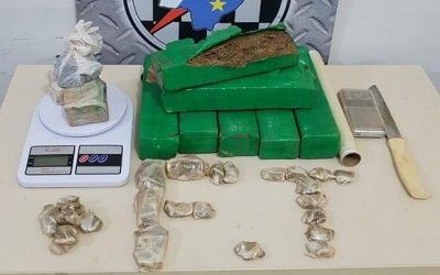 Força Tática prende homem após encontrar cinco quilos de maconha enterrados em quintal de residência