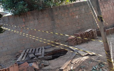 Mulher que caiu em poço de 3 metros de profundidade é resgatada pelo Corpo de Bombeiros 