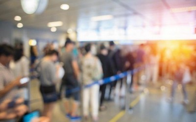 Em Paranaíba, idoso urina na fila do auxílio emergencial e acaba preso 