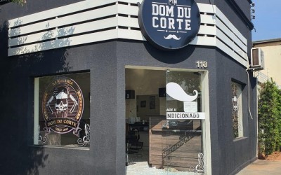 Barbearia no Centro é invadida e furtada na madrugada deste domingo 