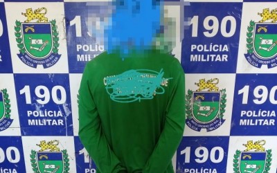 Homem que tentou furtar chocolates em supermercado é preso pela PM