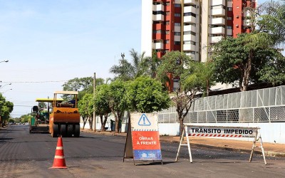 Secretaria de Infraestrutura realiza recapeamento de trecho da Rua Elvírio Mario Mancini