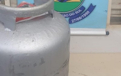 Policial de folga prende duas pessoas que haviam furtado botijão de gás