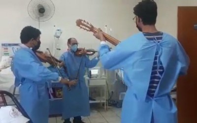 Projeto leva emoção aos pacientes e funcionários do Hospital Auxiliadora