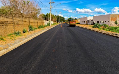 Prefeitura de Três Lagoas finaliza asfalto da rua de acesso ao IFMS