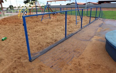 Prefeitura investiga vandalismo no Parquinho da Praça do Novo Oeste