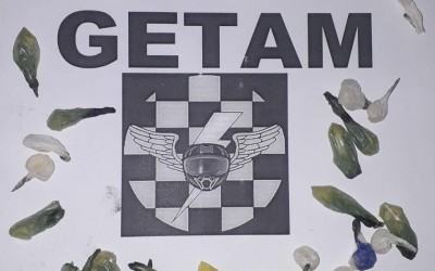 Getam apreende drogas em residência no bairro Jardim Maristela