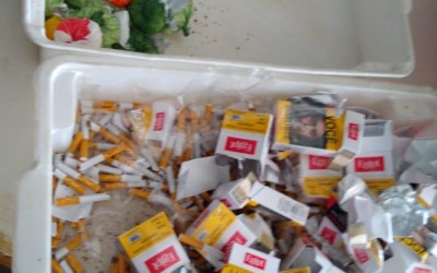 Cocaína em meio a cigarros é apreendida com mulher que iria visitar o filho no presídio