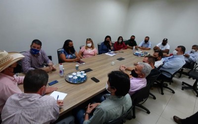 Reunião entre políticos tratou de assuntos pertinentes a harmonia entre os poderes Executivo e Legislativo