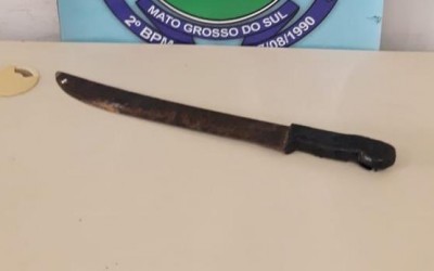 Alegando traição da esposa que teve relações sexuais com outro homem, homem ameaça matar a mulher e a própria mãe