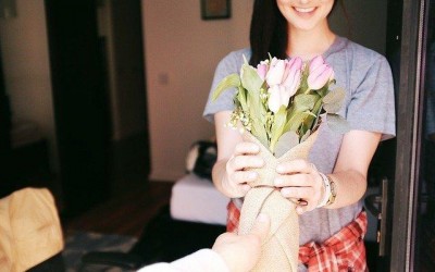 Pesquisa do Procon aponta que buquê de rosas varia de R$ 85 a R$ 110