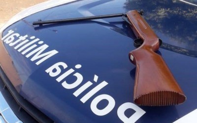 Policia Militar prende homem por porte ilegal de arma de fogo durante operação Hórus