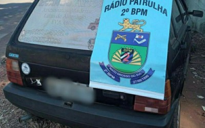 Fiat Uno furtado próximo de feira livre é encontrado pela PM de Três Lagoas