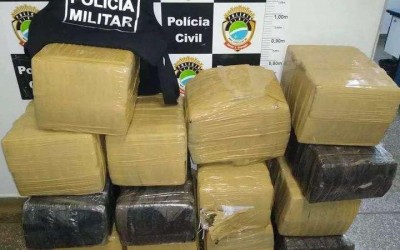 Para quitar dívida com traficante, homem transporta maconha