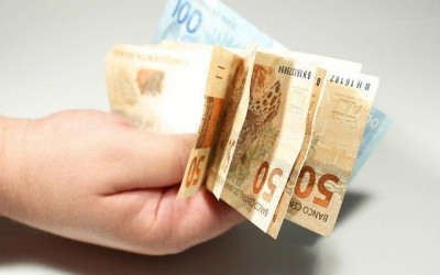 Governo deposita R$ 439 milhões em salários nesta quinta-feira