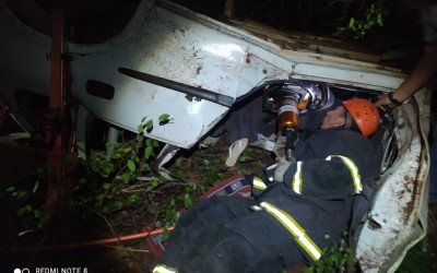 Duas pessoas morrem e um fica ferido em grave acidente na BR-262