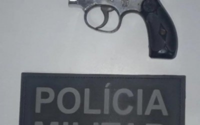 Mesmo com medida protetiva, mulher é agredida e ameaçada com arma de fogo 