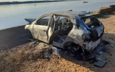 Veículo furtado é encontrado incendiado em Três Lagoas