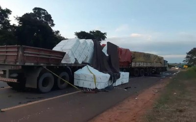 Engavetamento mata caminhoneiro na BR 158, entre Três Lagoas e Selvíria