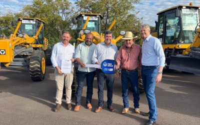 Três Lagoas recebe motoniveladora do Governo de MS e Mapa