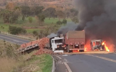 Identificado caminhoneiro que morreu em tentativa de ultrapassagem na MS 112