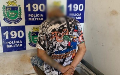 Após uso de drogas perto de escola, PM age e detém uma pessoa e apreende maconha 