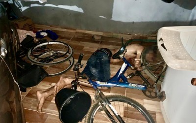 Veja o vídeo: Homem perseguido por atiradores em caminhonetes foi alvejado com dois tiros 