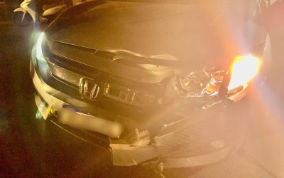Motorista ao tentar entrar em casa com Honda Civic é atingida por motociclista no Santo André 