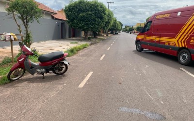 Motoentregador na contra-mão provoca acidente e foge do local